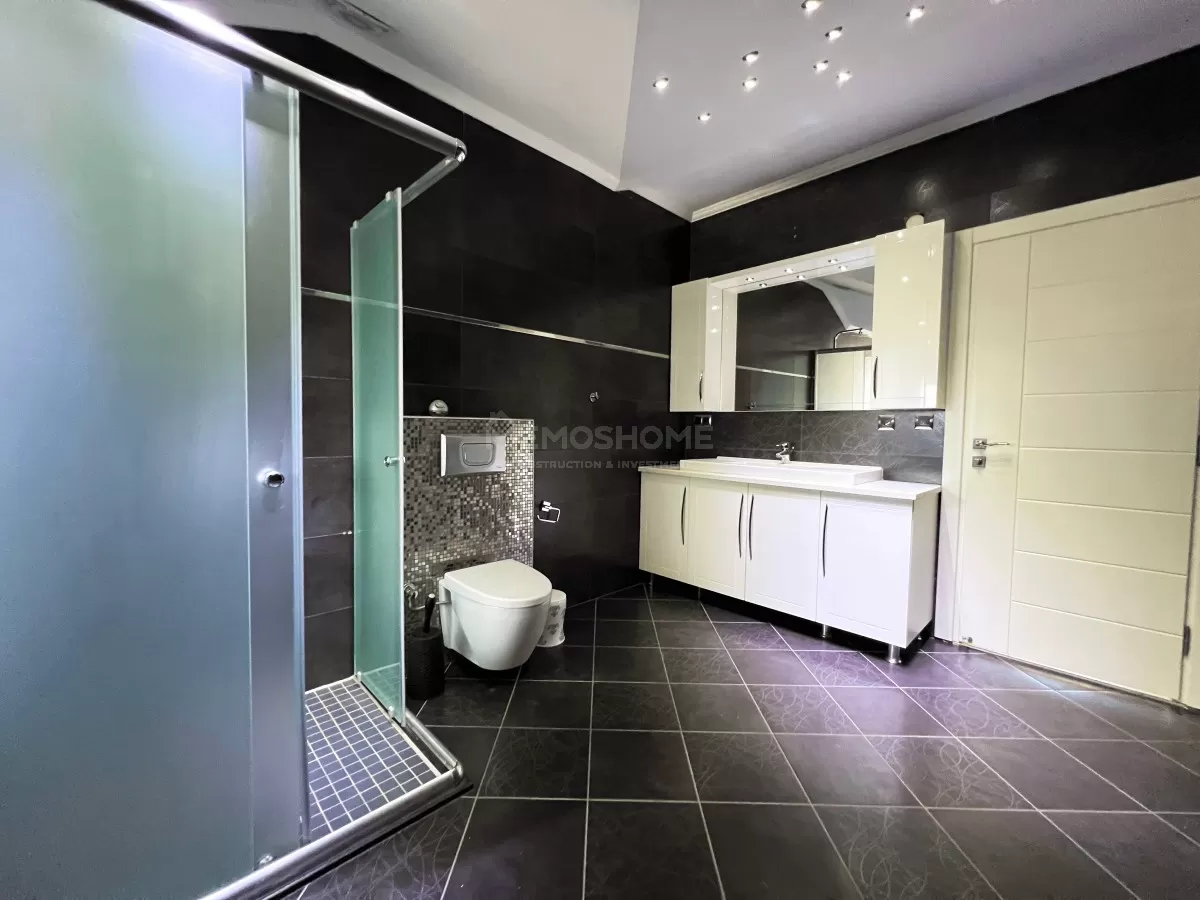 Seafront Luxury Apartment in Oba