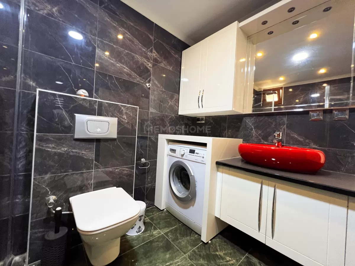 Seafront Luxury Apartment in Oba