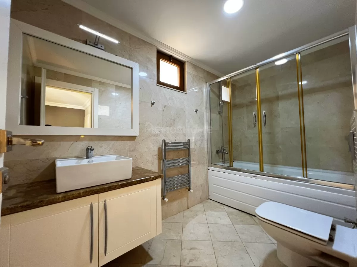 Seafront Luxury Apartment in Oba