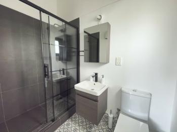 Girne Çatalköy'de Özel Havuzlu ve Peyzajlı Satılık 4+1 Villa