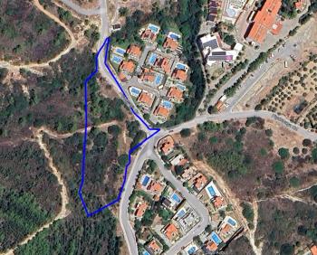 Edremit Bölgesinde  Satılık 180 metre Yol Cepheli Deniz ve Dağ manzaralı 6 dönüm (7925m2) Arazi