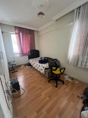 Küçükparkta geniş 3+1 otoparklı 