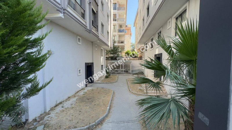 BEYLİKDÜZÜ GÜRPINAR SAHRA KONAKLARI SATILIK 2+1 DAİRE