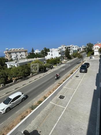 Kıbrıs Girne Alsancak Bölgesinde Satılık Eşyalı 1+1 Daire