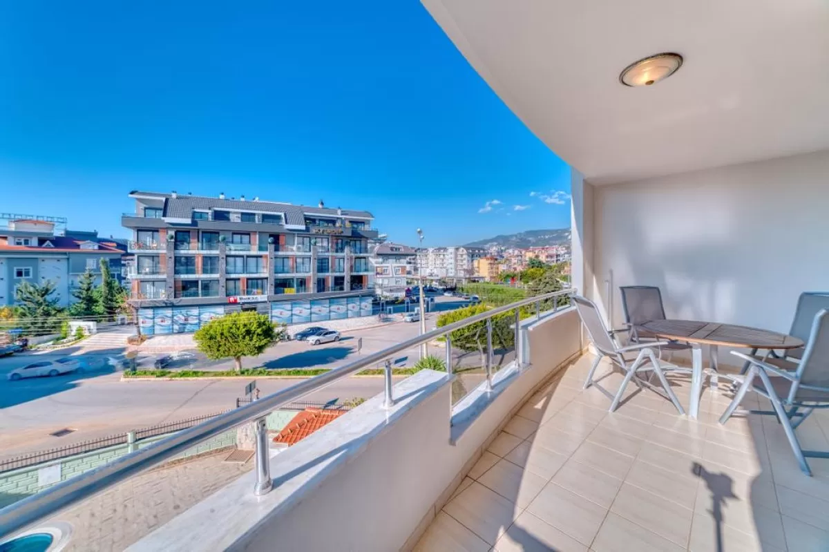 Меблированная квартира у бассейна в Оба