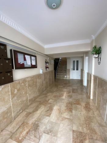 EMLAK HABERCİSİ 'NDEN MUDANYA MUDANYA YENİ MAHALLE'DE OTOPARKLI SİTEDE DENİZ GÖRÜR 2+1 ARA KAT DAİRE
