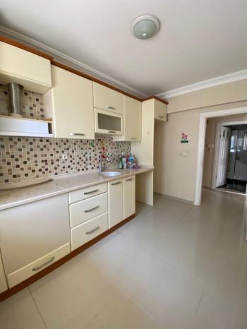 EMLAK HABERCİSİ 'NDEN MUDANYA MUDANYA YENİ MAHALLE'DE OTOPARKLI SİTEDE DENİZ GÖRÜR 2+1 ARA KAT DAİRE