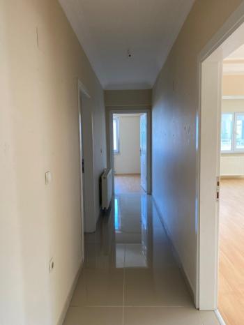 EMLAK HABERCİSİ 'NDEN MUDANYA MUDANYA YENİ MAHALLE'DE OTOPARKLI SİTEDE DENİZ GÖRÜR 2+1 ARA KAT DAİRE