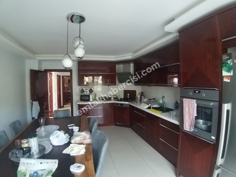 EMLAK HABERCİSİ 'NDEN MUDANYA KUMYAKA'DA 2.800 M2 ARAZİSİ OLAN SATILIK MÜSTAKİL 5+1 KONAK VE MÜŞTEMİLATI