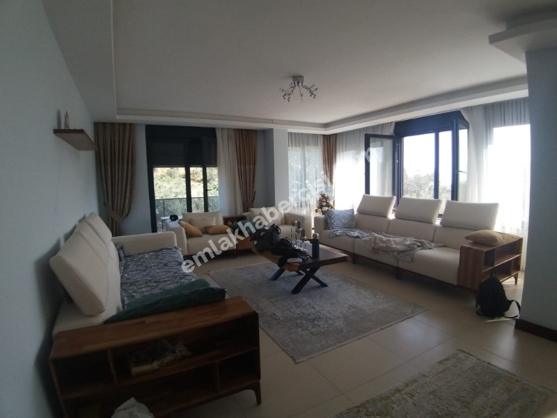 EMLAK HABERCİSİ 'NDEN MUDANYA KUMYAKA'DA 2.800 M2 ARAZİSİ OLAN SATILIK MÜSTAKİL 5+1 KONAK VE MÜŞTEMİLATI