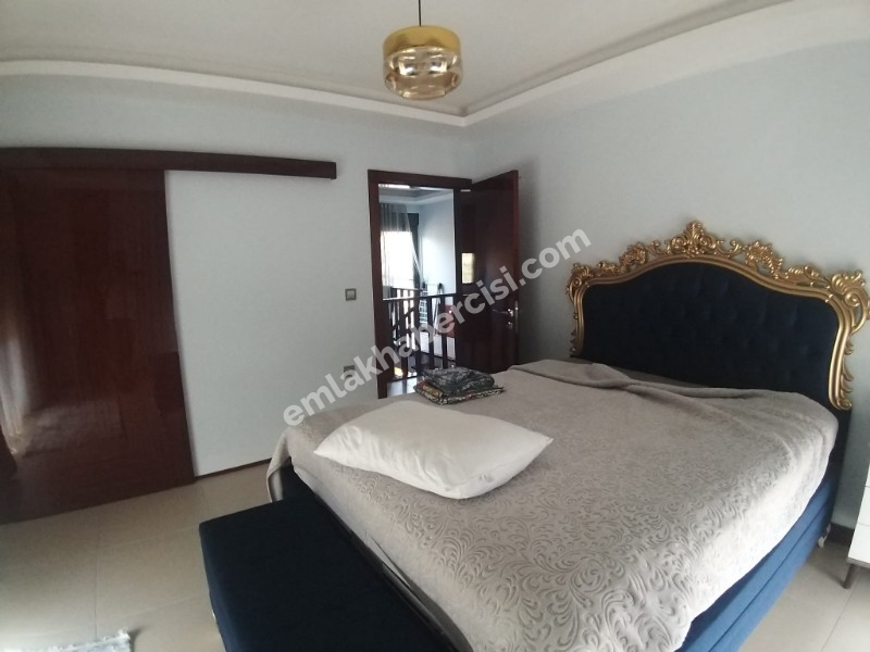 EMLAK HABERCİSİ 'NDEN MUDANYA KUMYAKA'DA 2.800 M2 ARAZİSİ OLAN SATILIK MÜSTAKİL 5+1 KONAK VE MÜŞTEMİLATI