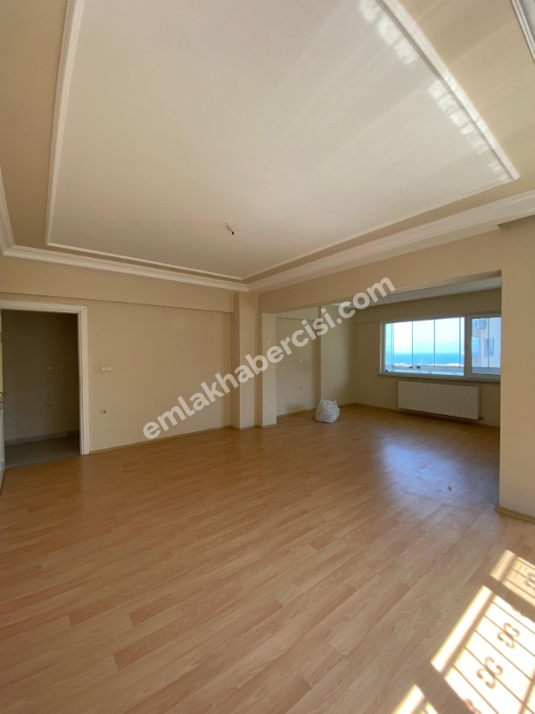 EMLAK HABERCİSİ 'NDEN MUDANYA MUDANYA YENİ MAHALLE'DE OTOPARKLI SİTEDE DENİZ GÖRÜR 2+1 ARA KAT DAİRE
