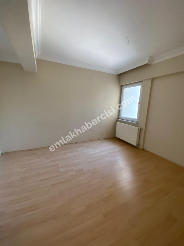 EMLAK HABERCİSİ 'NDEN MUDANYA MUDANYA YENİ MAHALLE'DE OTOPARKLI SİTEDE DENİZ GÖRÜR 2+1 ARA KAT DAİRE