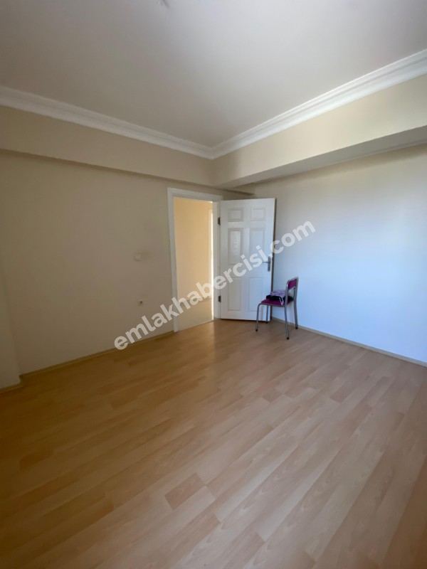 EMLAK HABERCİSİ 'NDEN MUDANYA MUDANYA YENİ MAHALLE'DE OTOPARKLI SİTEDE DENİZ GÖRÜR 2+1 ARA KAT DAİRE