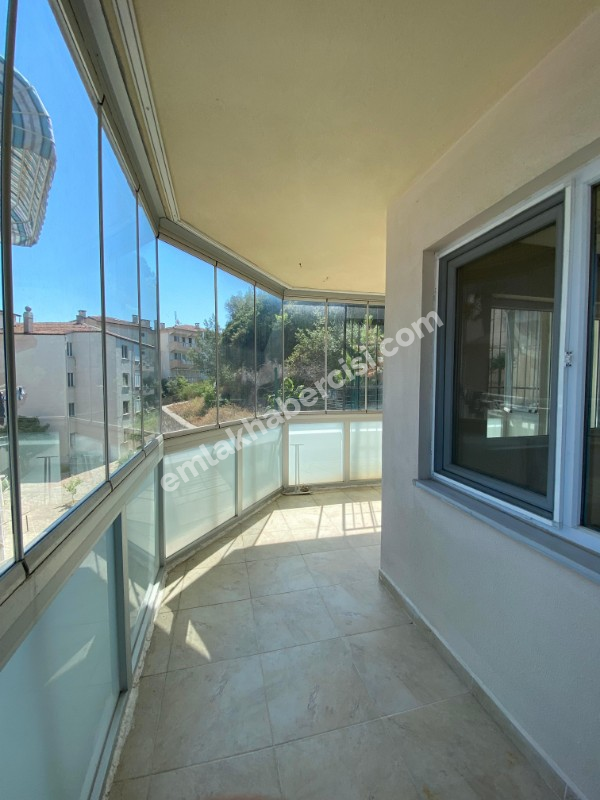 EMLAK HABERCİSİ 'NDEN MUDANYA MUDANYA YENİ MAHALLE'DE OTOPARKLI SİTEDE DENİZ GÖRÜR 2+1 ARA KAT DAİRE