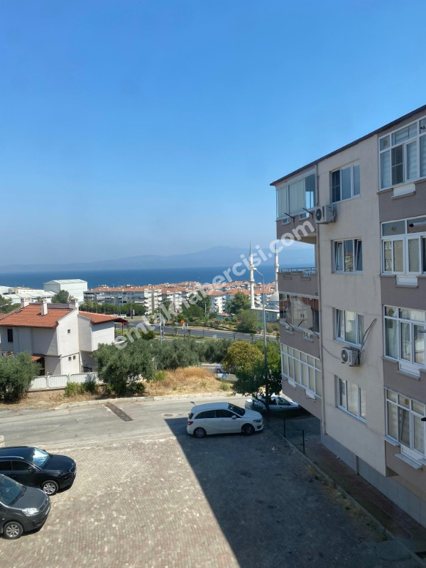 EMLAK HABERCİSİ 'NDEN MUDANYA MUDANYA YENİ MAHALLE'DE OTOPARKLI SİTEDE DENİZ GÖRÜR 2+1 ARA KAT DAİRE