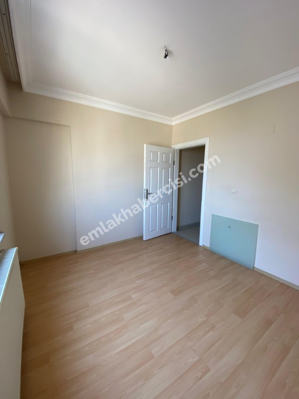 EMLAK HABERCİSİ 'NDEN MUDANYA MUDANYA YENİ MAHALLE'DE OTOPARKLI SİTEDE DENİZ GÖRÜR 2+1 ARA KAT DAİRE