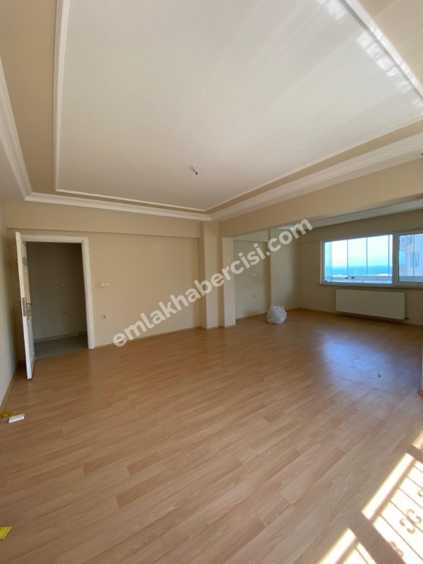EMLAK HABERCİSİ 'NDEN MUDANYA MUDANYA YENİ MAHALLE'DE OTOPARKLI SİTEDE DENİZ GÖRÜR 2+1 ARA KAT DAİRE