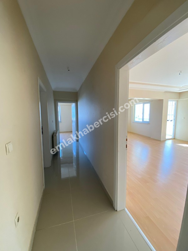 EMLAK HABERCİSİ 'NDEN MUDANYA MUDANYA YENİ MAHALLE'DE OTOPARKLI SİTEDE DENİZ GÖRÜR 2+1 ARA KAT DAİRE
