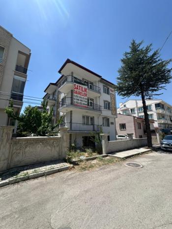 AFYON ÜÇOK EMLAKTAN FATİH MAH SATILIK BODRUM + 3 KAT KOMPLE BİNA