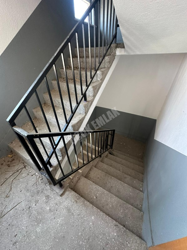 AFYON ÜÇOK EMLAKTAN FATİH MAH SATILIK BODRUM + 3 KAT KOMPLE BİNA