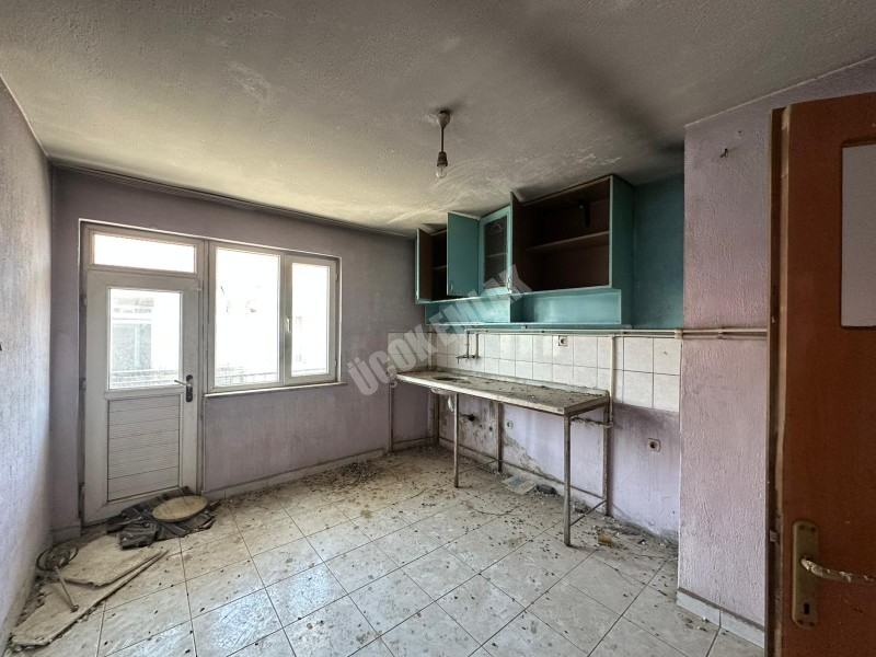 AFYON ÜÇOK EMLAKTAN FATİH MAH SATILIK BODRUM + 3 KAT KOMPLE BİNA