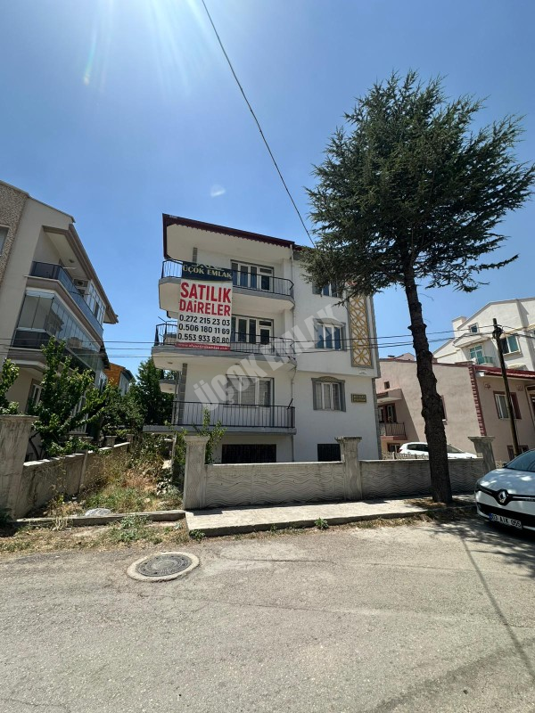 AFYON ÜÇOK EMLAKTAN FATİH MAH SATILIK BODRUM + 3 KAT KOMPLE BİNA