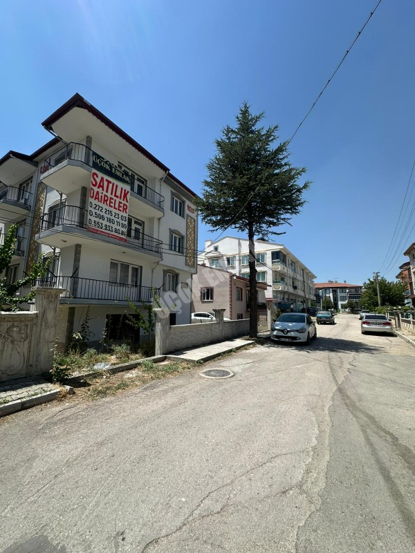 AFYON ÜÇOK EMLAKTAN FATİH MAH SATILIK BODRUM + 3 KAT KOMPLE BİNA
