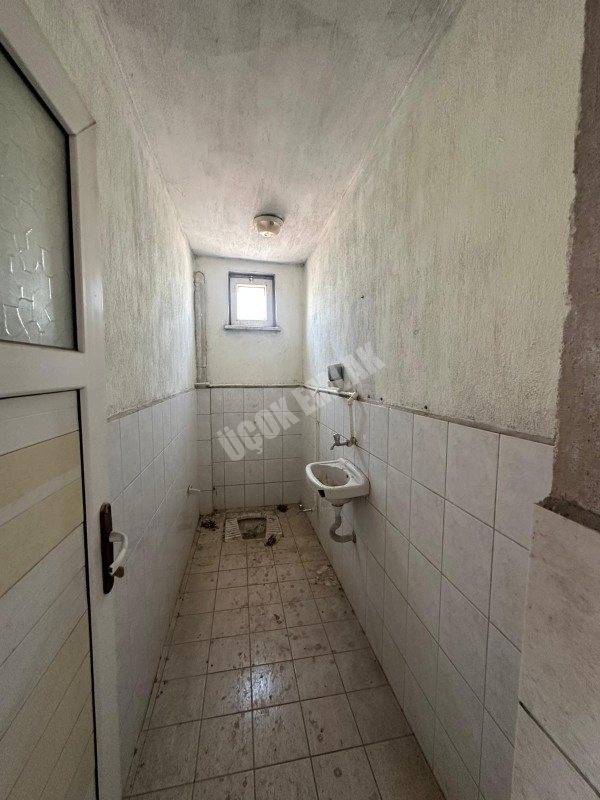 AFYON ÜÇOK EMLAKTAN FATİH MAH SATILIK BODRUM + 3 KAT KOMPLE BİNA