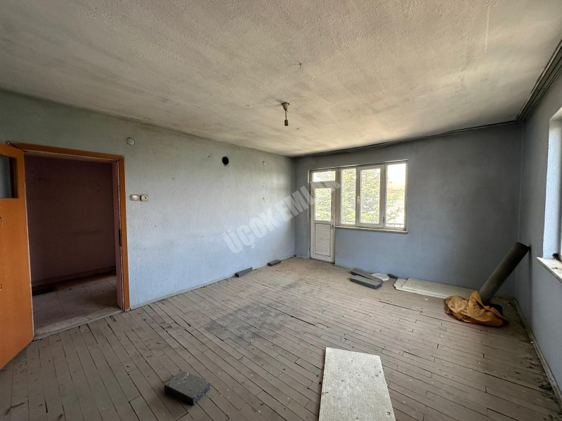 AFYON ÜÇOK EMLAKTAN FATİH MAH SATILIK BODRUM + 3 KAT KOMPLE BİNA