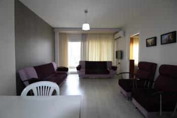 ASLAN'DAN 34. CADDE'YE YAKIN GENİŞ METRAJLI 1+1 EŞYALI DAİRE