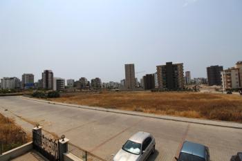 ASLAN'DAN 34. CADDE'YE YAKIN GENİŞ METRAJLI 1+1 EŞYALI DAİRE