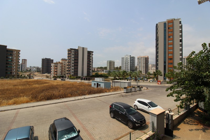 ASLAN'DAN 34. CADDE'YE YAKIN GENİŞ METRAJLI 1+1 EŞYALI DAİRE