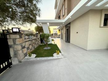 Didim Efeler Mahallesinde Satılık 4+1 Ayrı Mutfaklı Villa