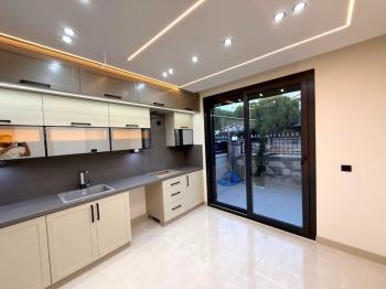 Didim Efeler Mahallesinde Satılık 4+1 Ayrı Mutfaklı Villa