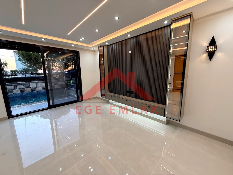 Didim Efeler Mahallesinde Satılık 4+1 Ayrı Mutfaklı Villa