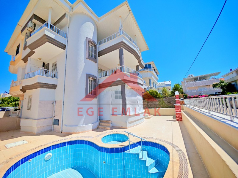 Çamlık Mahallesinde Satılık Villa