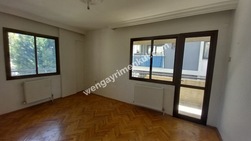 Bornova Küçük Park kiralık 3+1 daire