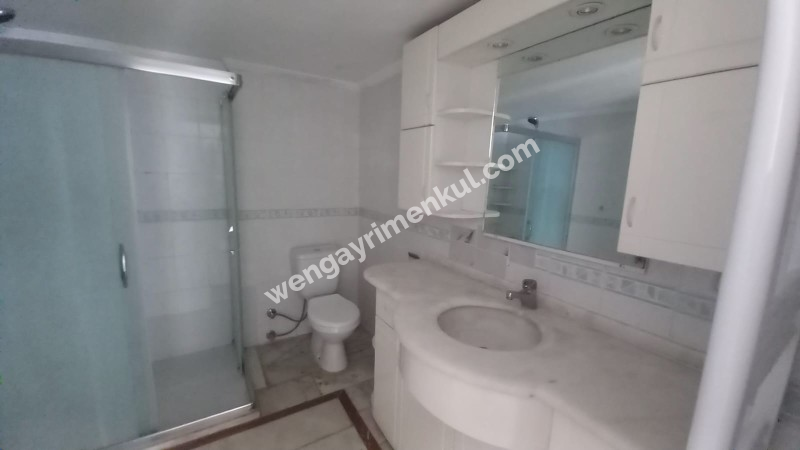 Bornova Küçük Park kiralık 3+1 daire