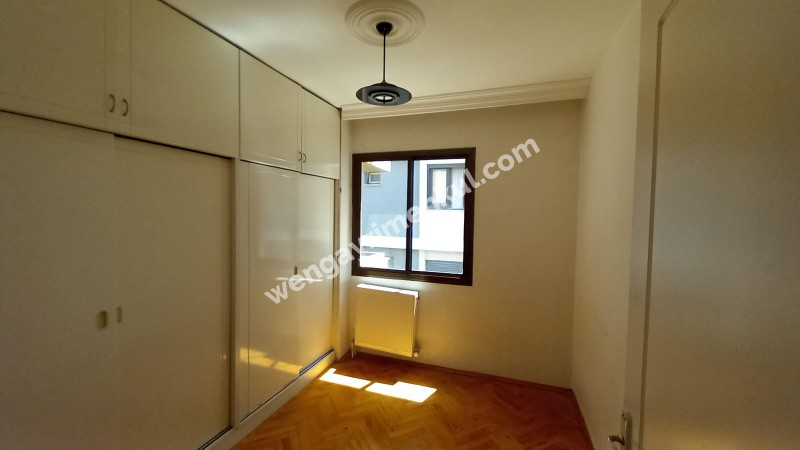 Bornova Küçük Park kiralık 3+1 daire