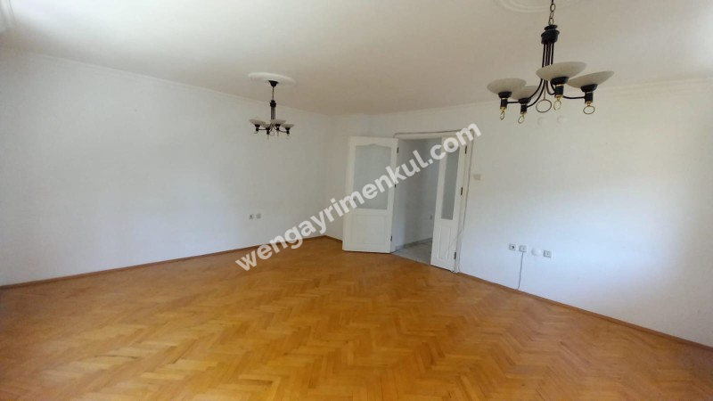 Bornova Küçük Park kiralık 3+1 daire