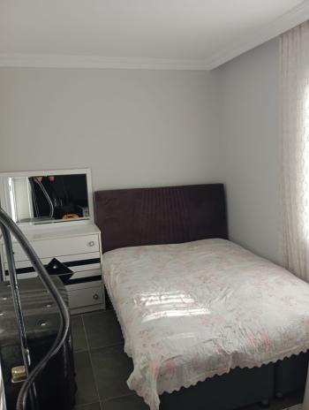 ÇORUM İSKİLİP YOLUNDA, İÇİNDE EVİ OLAN SATILIK, TEL ÖRGÜLÜ BAHÇE!