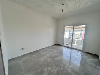 LEFKOŞA YENİŞEHİR'DE  ANA CADDE ÜZERİNDE SATILIK DAİRE 