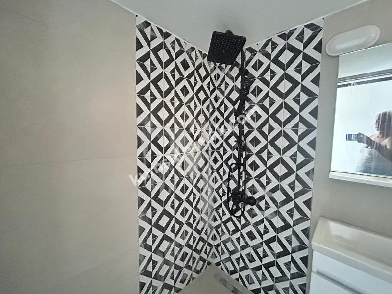 LEFKOŞA YENİŞEHİR'DE  ANA CADDE ÜZERİNDE SATILIK DAİRE 