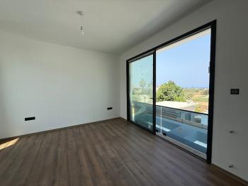 KKTC Girne Ozanköy Bölgesinde Satılık 4+1 Villa