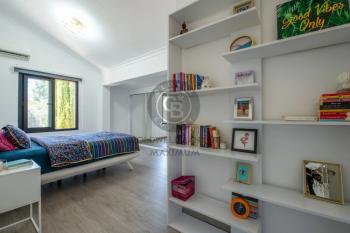 KKTC Girne Ozanköy Ultra Lüks Havuzlu ve Geniş Bahçeli Satılık 4+1 Villa