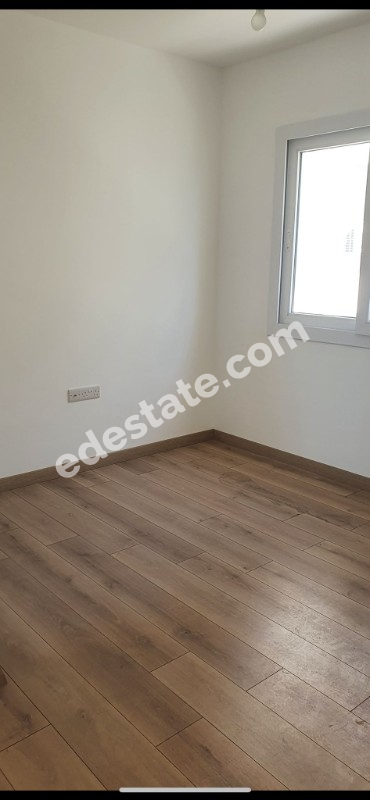 Lefkoşa K.Kaymaklı'da Kısmen Eşyalı TÜRK KOÇANLI SATILIK 2+1 DAİRE