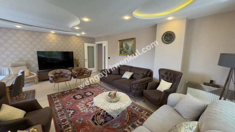 BÜYÜKÇEKMECE PINARTEPE MAH GREEN TOWN SİTESİ - SATILIK 3+1 DAİRE