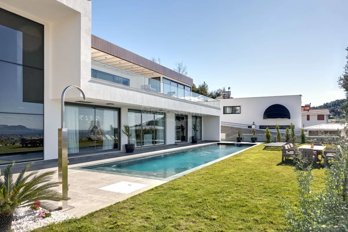 Luxusvilla mit Meerblick Kargicak