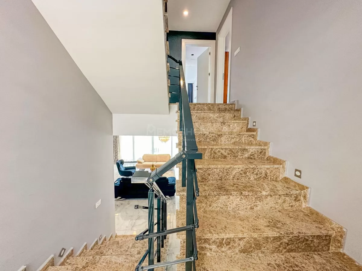 Manzaralı Lüks Triplex Villa